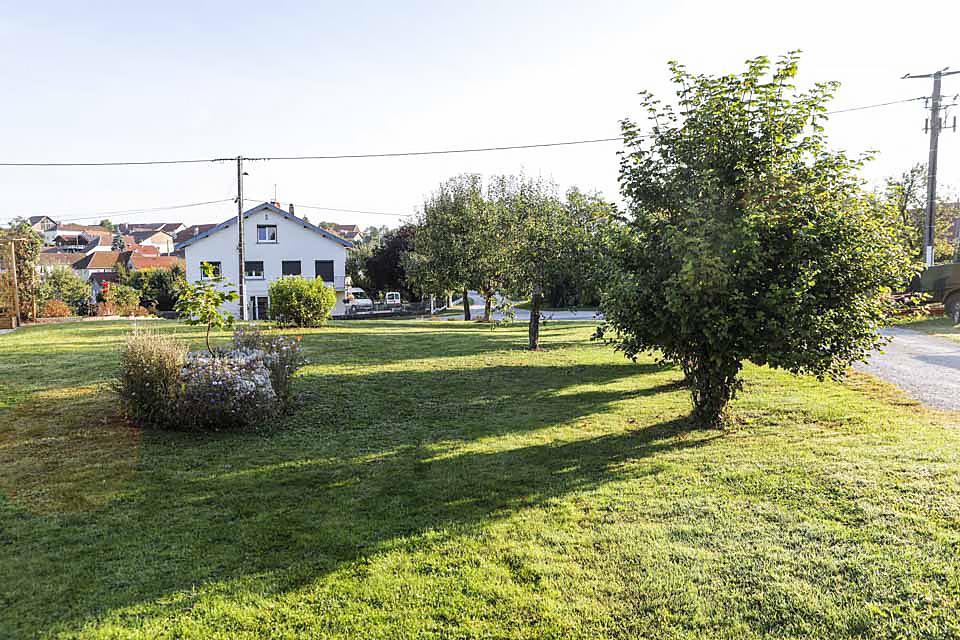 Entretien d’espaces verts à Étalans